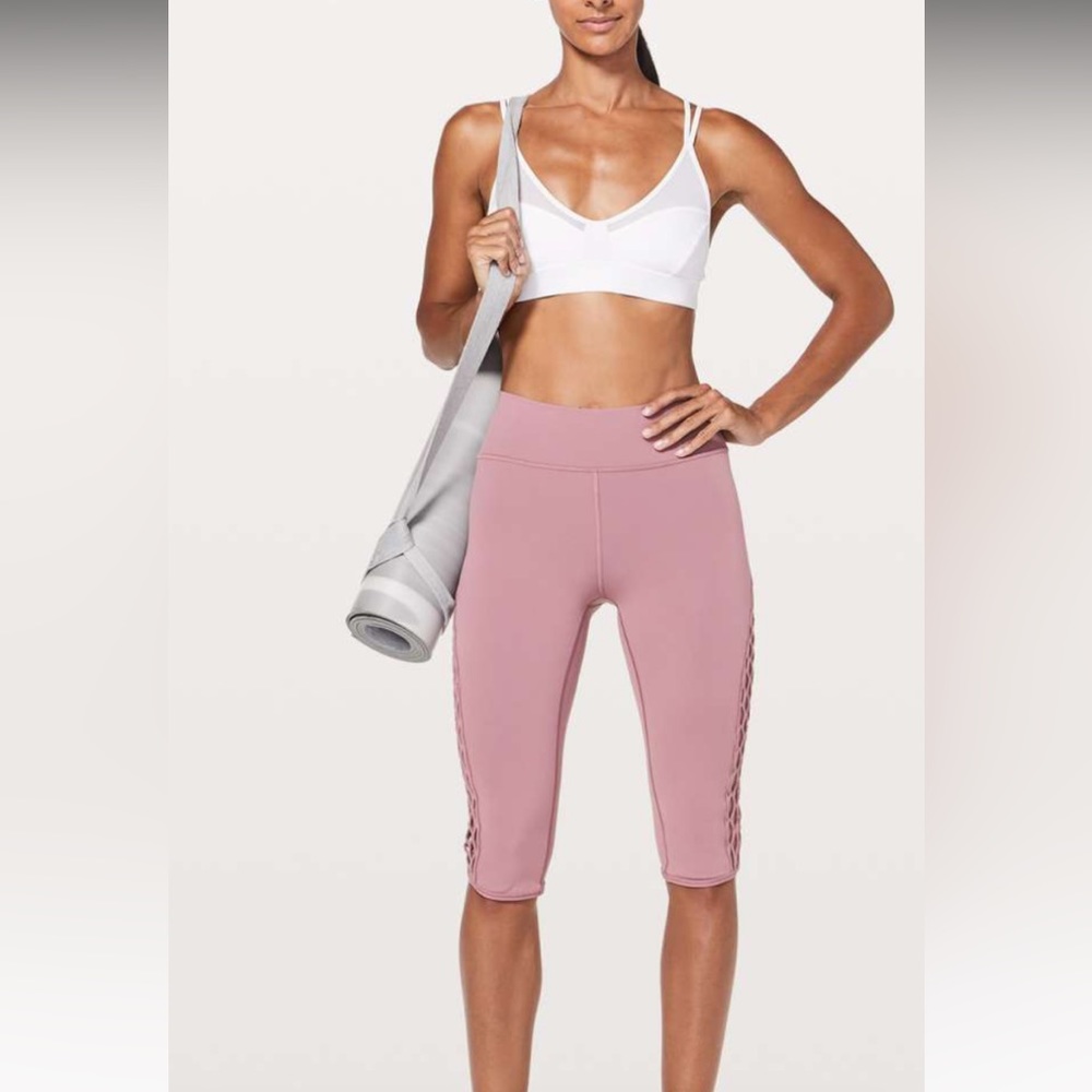 Lululemon Love Knot Crop *15”